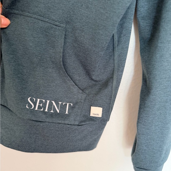 Vuori Women’s Halo Performance Hoodie 2.0 in Lake Heather-Size Small - Picture 3 of 5